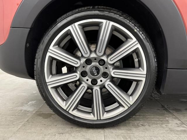 Mini Clubman image 2