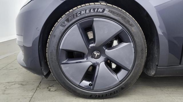 Tesla Model 3 image 2