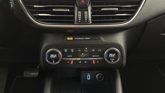 Ford Focus image 9