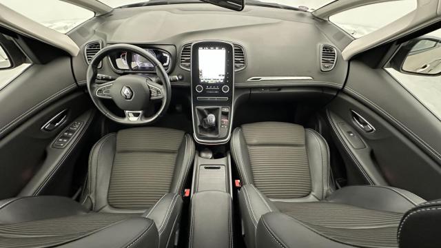 Renault Grand Scénic image 1