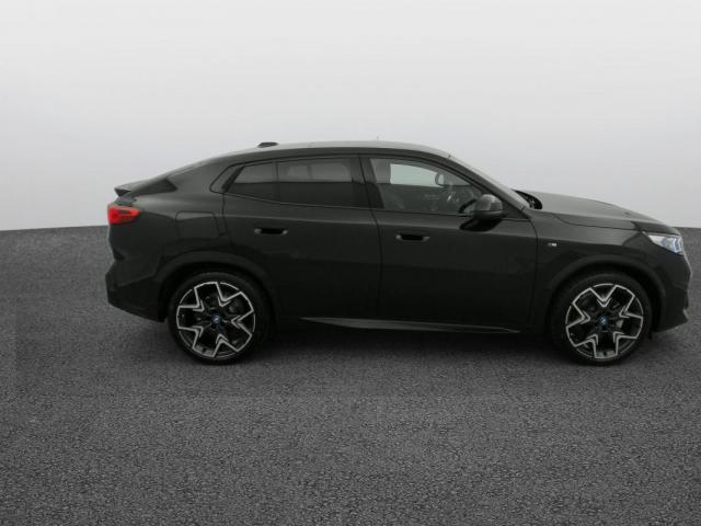 Bmw Ix2 image 8