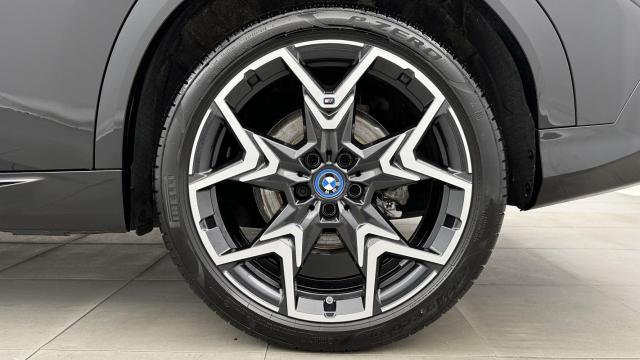 Bmw Ix2 image 5