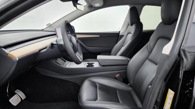 Tesla Model Y image 8