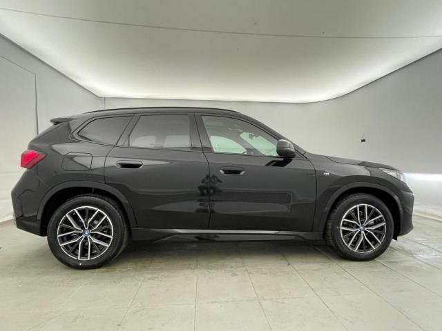 Bmw Ix1 image 4