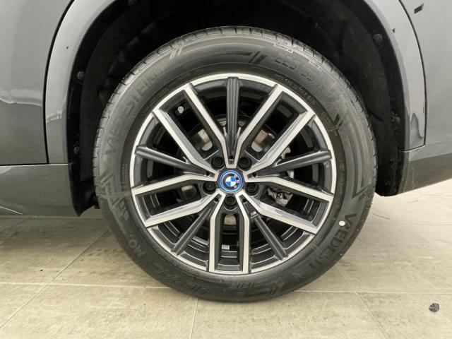 Bmw Ix1 image 3
