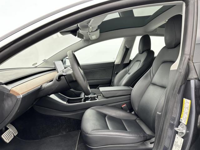 Tesla Model 3 image 4