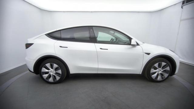 Tesla Model Y image 8