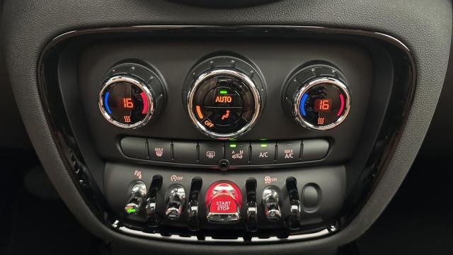 Mini Clubman image 3