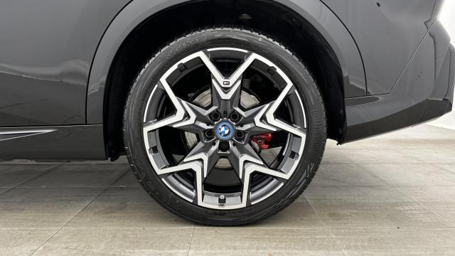 Bmw Ix2 image 2