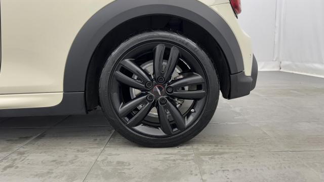 Mini Cabrio image 2