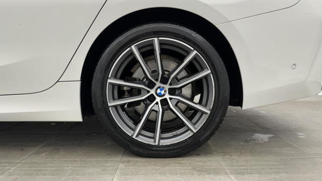 Bmw Série 3 image 8