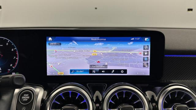 Mercedes Benz Glb image 8