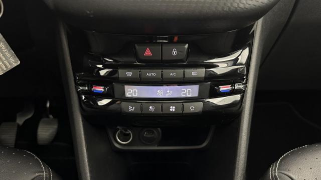 Peugeot 2008 image 1