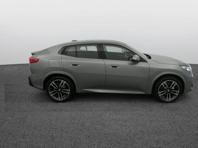 Bmw Ix2 image 8
