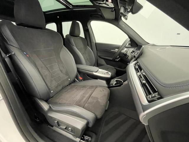 Bmw Ix1 image 5
