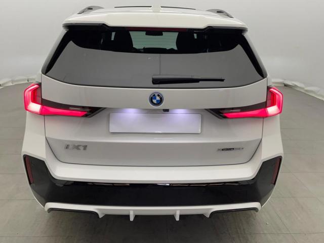 Bmw Ix1 image 2