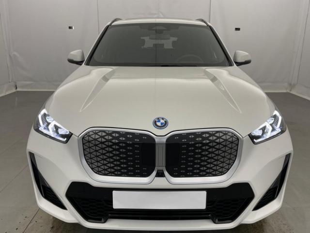 Bmw Ix1 image 4
