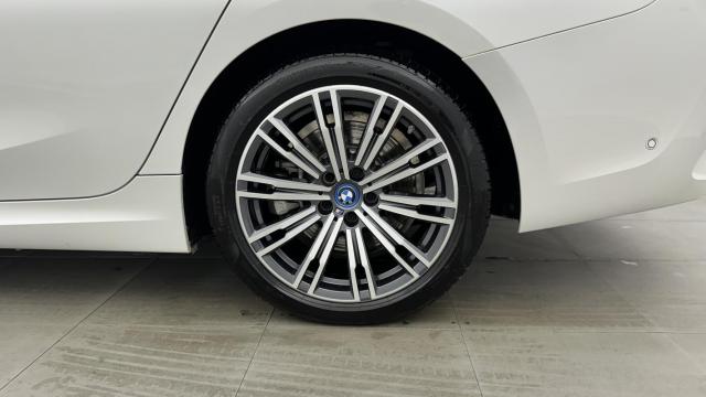 Bmw Série 3 image 3