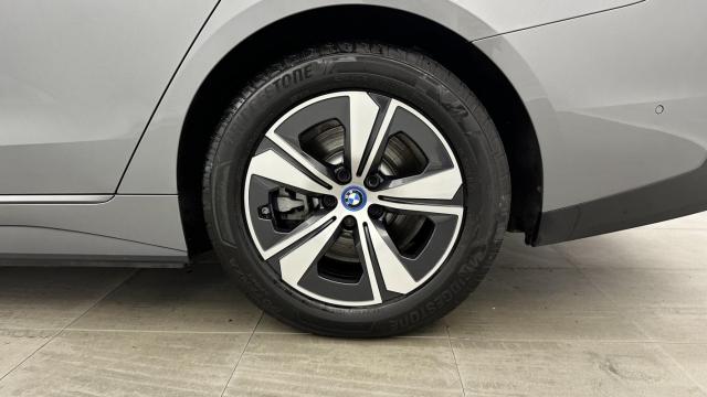 Bmw I4 image 5