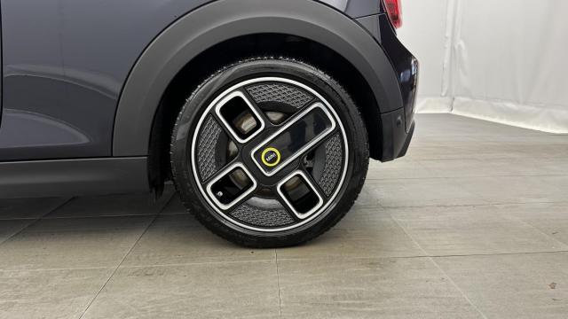 Mini Cabrio image 9