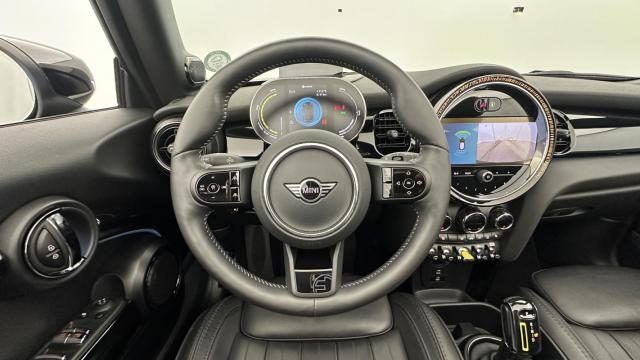 Mini Cabrio image 5