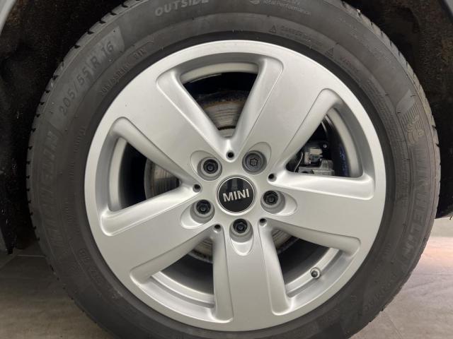 Mini Clubman image 2