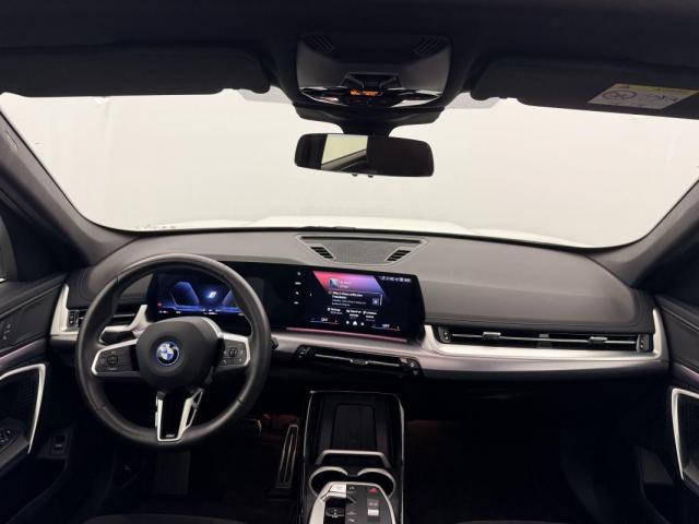 Bmw Ix1 image 8