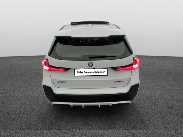 Bmw Ix1 image 9
