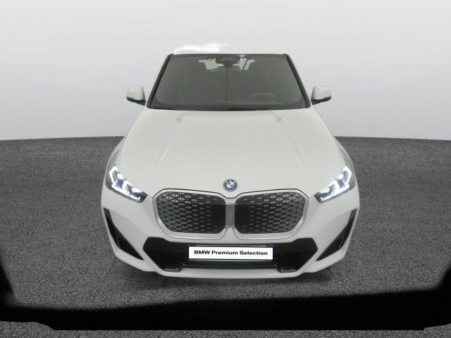 Bmw Ix1 image 2