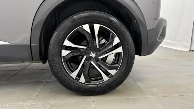 Peugeot 2008 image 6