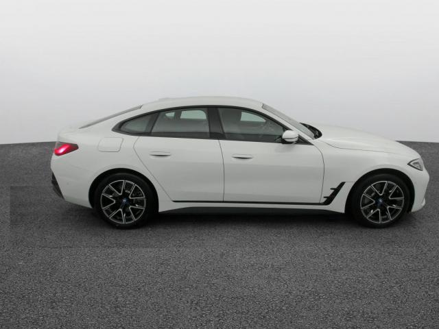 Bmw I4 image 9