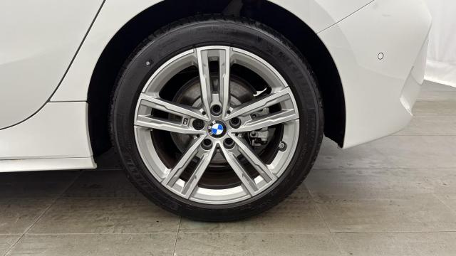 Bmw Série 1 image 6