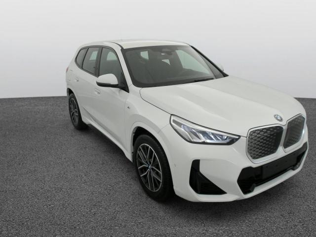 Bmw Ix1 image 5