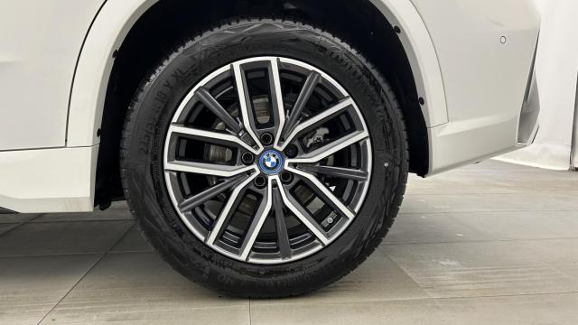 Bmw Ix1 image 4