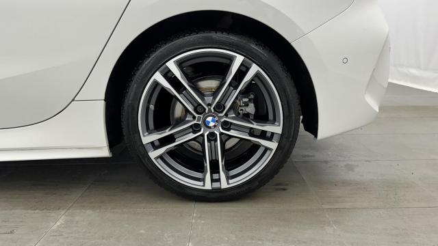 Bmw Série 1 image 9