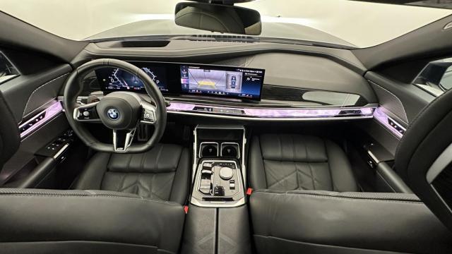 Bmw Série 7 image 8