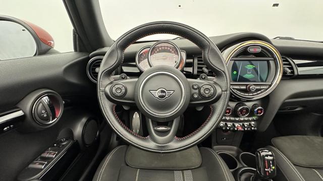 Mini Cabrio image 2