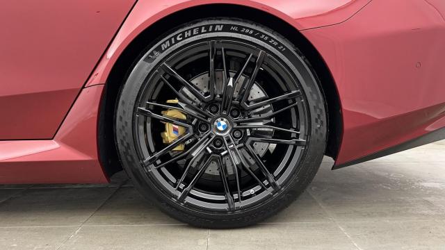 Bmw M5 image 1