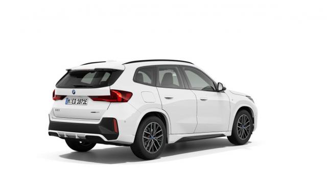 Bmw Ix1 image 3
