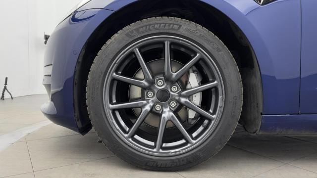 Tesla Model 3 image 2