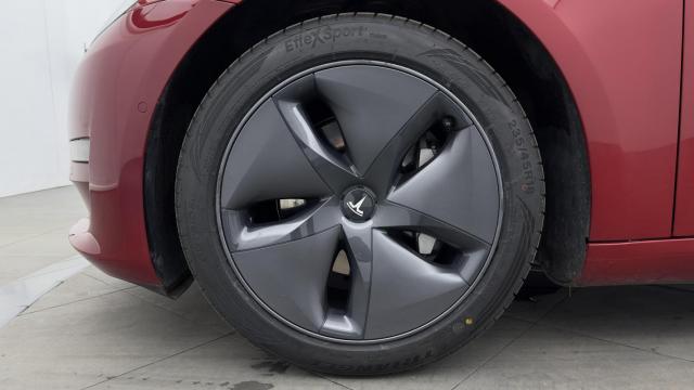 Tesla Model 3 image 7