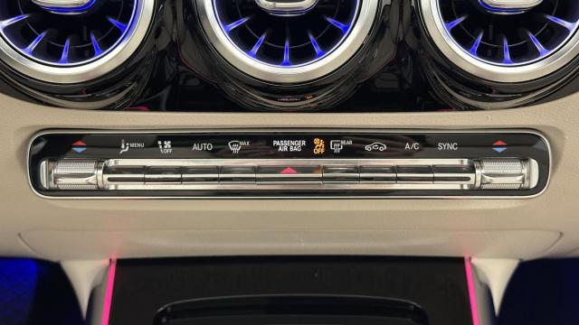 Mercedes Benz Gla image 2