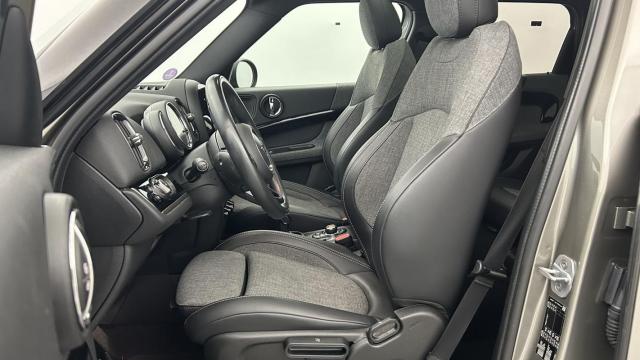 Mini Countryman image 8