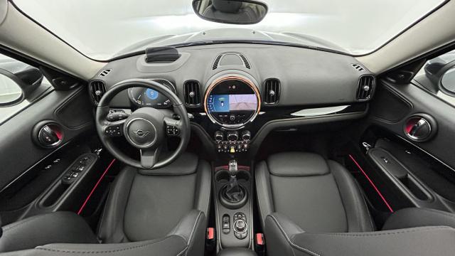 Mini Countryman image 8