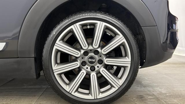 Mini Clubman image 2