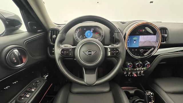 Mini Countryman image 2