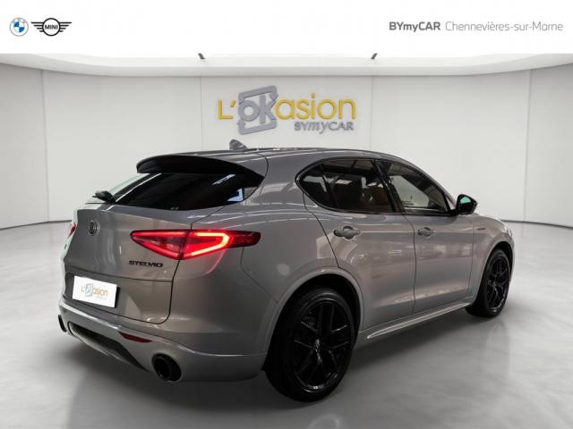 Alfa Romeo Stelvio image 5
