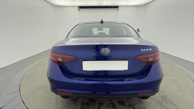 Alfa Romeo Giulia image 5