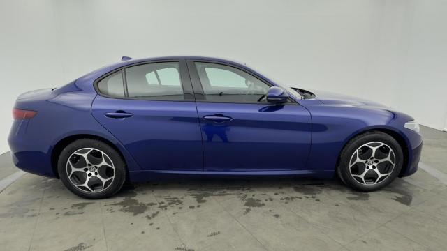 Alfa Romeo Giulia image 2