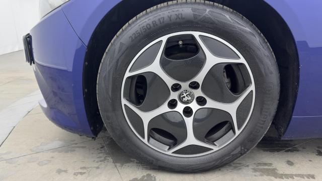 Alfa Romeo Giulia image 9